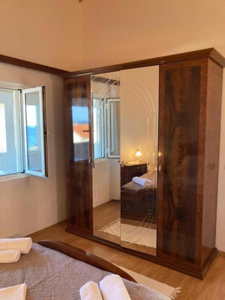 Apartments By The Sea Milna, Vis - 8896 Номер фото